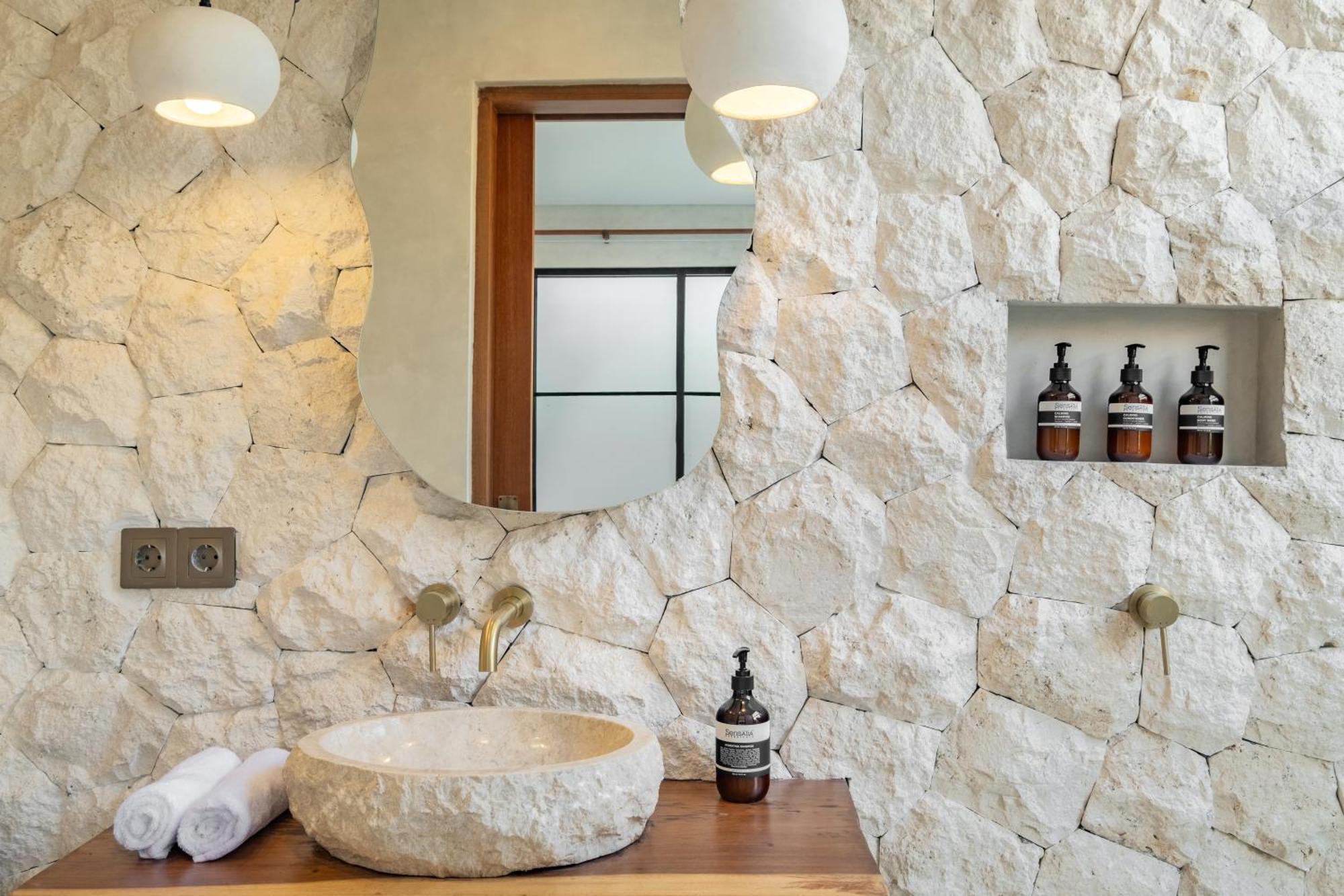 Alma Bingin Boutique Hotel Uluwatu Стая снимка